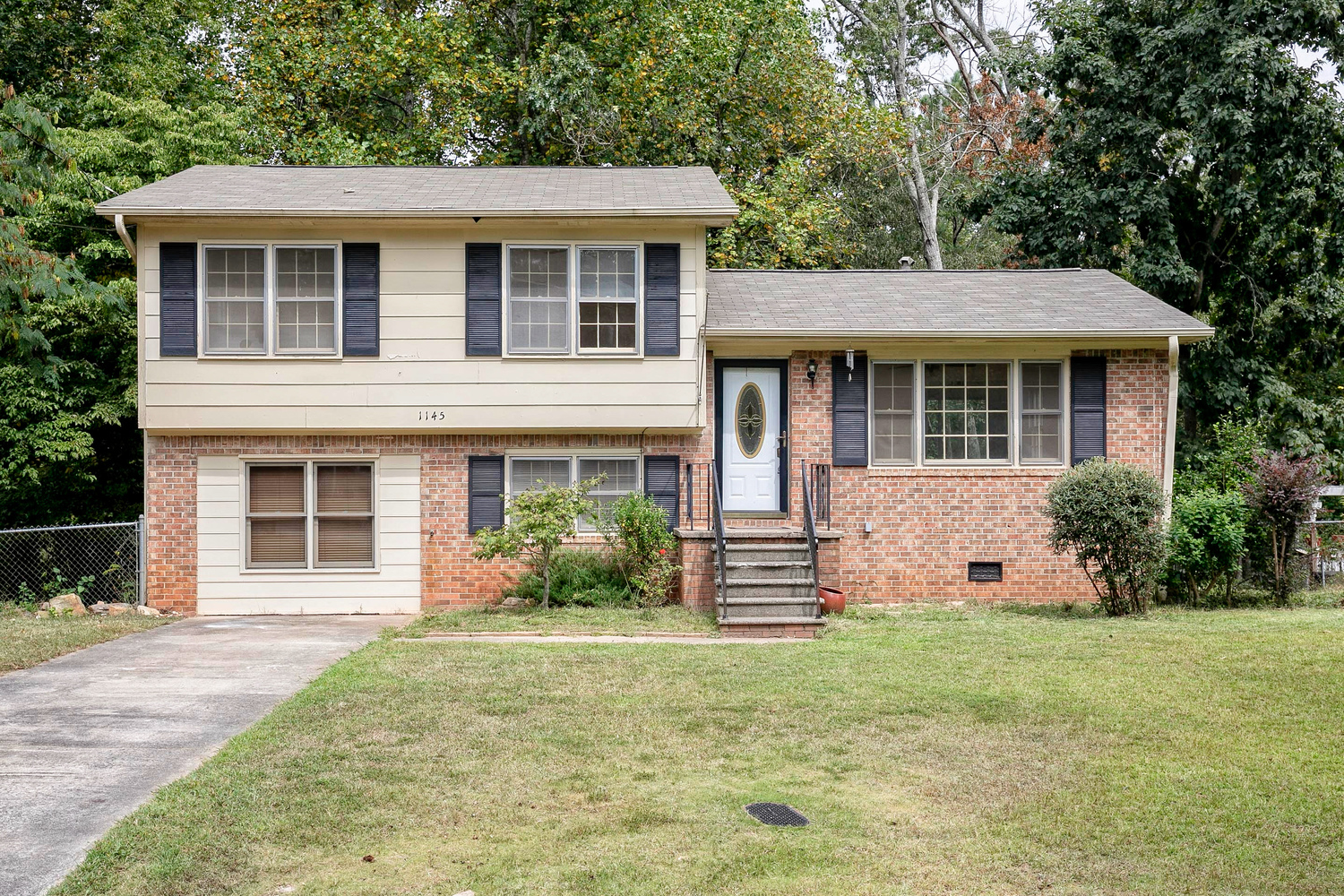 <span style="font-weight: bold;">Marietta Charmer</span>